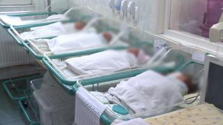 Trendul care ia amploare în România. Ce trebuie să ştie cuplurile necăsătorite care fac un copil