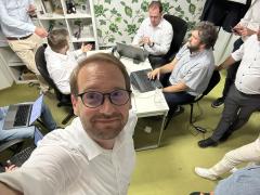 Rezultate parțiale din vestul țării: Dominic Fritz a câștigat un al doilea mandat în Timișoara, iar Călin Bibarț în Arad. Deva, pentru prima dată roșie de la Revoluție