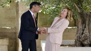 Momentul bizar dintre Giorgia Meloni şi Rishi Sunak la summitul G7. Premierul britanic neagă că a fost evitat