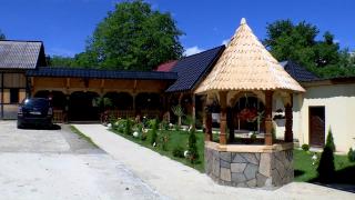 Rusalii 2024. Satul care aduce turişti din toate colţurile lumii în inima tradiţiei de sărbători: "E foarte frumos şi special"