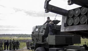 "Atâta vreme cât există arme nucleare, rămânem o alianţă nucleară". NATO ar putea desfăşura arme nucleare în stare de prealertă, ca răspuns la ameninţările ruse