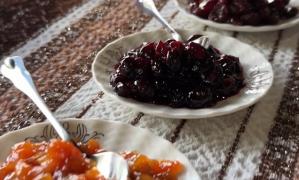 Invenţia unui producător din Suceava se vinde ca pâinea caldă. Cum se prepară dulceaţa de lavandă: "Se pune la fiert, se face un ceai"