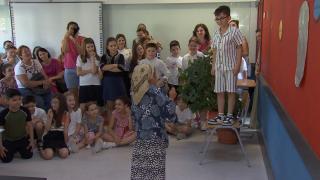 Cât costă o serbare de final de an. Cheltuiala unei familii cu un singur copil începe de la minimum 500 de lei