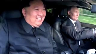 Putin și Kim, filmați râzând în hohote în limuzina Aurus, la o plimbare prin Phenian, după semnarea pactului "revoluționar"