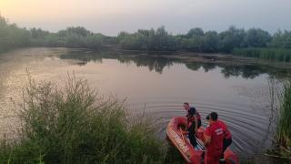 Destine înghițite de apă, în Maramureș. Doi tineri de 19 şi 34 ani s-au stins împreună. Unul voia să se răcorească, celălalt să-l salveze de la înec
