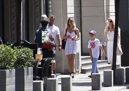 Promenada de weekend pe Calea Victoriei costă: cât cheltuie într-o zi în oraş o familie cu doi copii