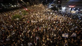 Protest cu peste 150.000 de oameni la Tel Aviv. Oamenii au paralizat orașul și au cerut din nou demisia lui Netanyahu: 