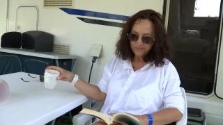 Mihaela merge la mare în fiecare an, dar n-a mai dat bani pe hotel de decenii. Cum reuşeşte: "Ne simţim ca acasă"