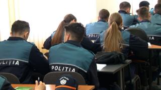 MAI vrea să îi trimită pe candidaţii care pică admiterea în Poliţie la şcolile de agenţi, fără concurs