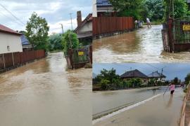 "Se vedea cum zburau bucăţele de tablă mai mici".  Ploile torențiale și vijeliile au făcut prăpăd în mai multe zone din ţară