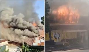 Complex de case din Ploieşti, cuprins de flăcări uriaşe. A fost emis mesaj RO-Alert: "Mă intoxicam, muream în casă"