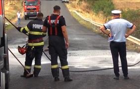 Autocar cu 20 de pasageri, accident de groază cu un autoturism, în Bacău. Trei persoane, în stare gravă la spital. A fost activat Planul Roşu