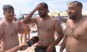 Reacţia unui turist din Eforie, întrebat de ce intră în mare, deşi e arborat steagul roşu: "Sunt daltonist!"