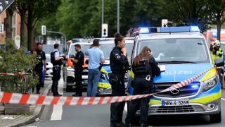Atac sinistru în Germania. Un bărbat a aruncat cu acid pe clienţii de pe terasa unei cafenele: 11 răniţi, printre care 4 poliţişti şi doi pompieri