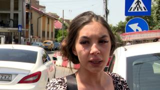 O elevă din Craiova a fost luată la bătaie de un băiat, înainte să dea Bacul la Română. "A început să îmi dea cu pumnii în faţă"