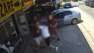 Proprietarul unei vulcanizări din Iaşi, fugărit prin atelier, pus la pământ şi luat la pumni. Atacul a fost filmat de camerele de supraveghere