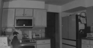 Un câine curios a provocat un incendiu din greşeală