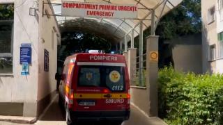Un copil de aproape 2 ani a ajuns la spital, după ce s-a jucat cu gaz lampant. Asistenţii sociali au intrat pe fir