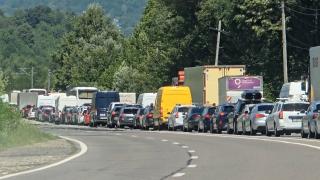DN1, victimă colaterală după închiderea Văii Oltului. Turiştii şi localnicii au ajuns să se blocheze în Buşteni