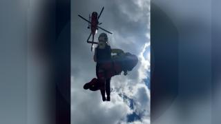 Tânără, salvată cu elicopterul, după ce a căzut într-o râpă, în Bucegi. Turista se rătăcise