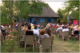 Concert inedit în curtea celebrului sculptor Constantin Brâncuși. Sute de oameni din toată ţara au participat la momentul magic