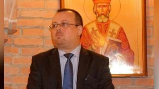 Profesor de religie din Baia-Mare, arestat pentru agresiune sexuală. Mesaje indecente trimise unei eleve de 16 ani
