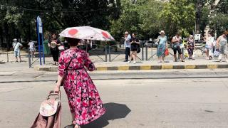 Temperaturi de aproape 50 de grade Celsius în weekend. Cod roşu de caniculă în 28 de judeţe şi în Capitală