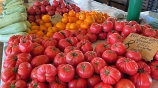 Metoda prin care alegem cele mai bune fructe şi legume din pieţe. Specialist: "Să vedem în primul rând luciul"