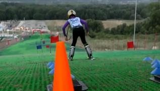 Comuna din România unde se schiază în toiul verii. A fost inaugurată cea mai mare pârtie artificială din țară