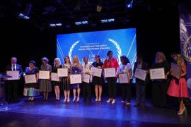 Sute de români, adunați la Gala Profesorilor Excepționali. Fundația Dan Voiculescu pentru Dezvoltarea României a anunțat profesorii câștigători