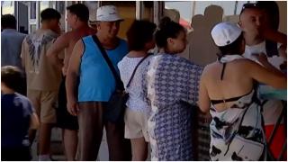 "Vitrinele sunt goale. S-au epuizat stocurile". Preparatele preferate de turiştii de pe litoral. 100 de grame costă 12 lei