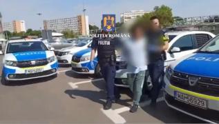 Antrenorul de genii, prins în flagrant când întreţinea relaţii sexuale cu un băiat de 14 ani. Minorul, atras cu cadouri scumpe şi îndepărtat de familie