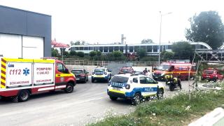 O clipă de neatenţie îi putea fi fatală. O femeie de 70 de ani a fost izbită de o locomotivă şi a ajuns sub roţile garniturii