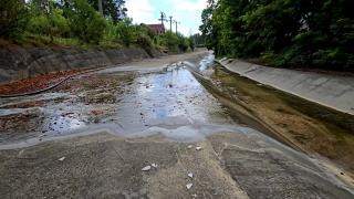 Risc major de inundaţie pentru un cartier din Prahova. Soluţia autorităţilor, considerată "un dezastru ecologic"