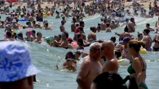 Cea mai ieftină staţiune de pe litoral. Cât costă noaptea de cazare sau şezlongul pe plajă