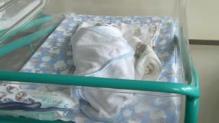 Trei pompieri, moaşe pentru o fetiţă care a venit pe lume într-o autospecială, în Baia Mare. Mama ei a născut-o în drum spre spital