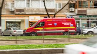 Scandal terminat la spital. Un tânăr de 19 ani, înjunghiat cu un briceag de un bărbat într-un bar din Neamţ