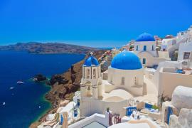 Revoltă în Santorini: un consilier a rugat localnicii să stea în case, ca să nu-i "deranjeze" pe turişti. Mesajul, şters apoi de pe Facebook