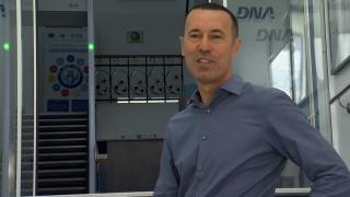 Noi acuzaţii pentru Iulian Dumitrescu. Procurorii DNA susţin că a pus la punct o adevărată "caracatiţă" prin care primea şi dădea mită de sute de mii de euro