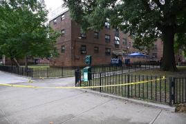 Doi poliţişti, împuşcaţi în timpul unui jaf armat din New York. Hoţul are 22 de ani şi face parte dintr-o bandă de infractori