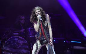 Trupa Aerosmith îşi anulează ultimele concerte ale turneului de adio. Vocea solistului Steven Tyler este compromisă