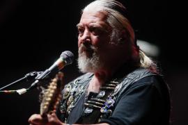 "Maică-mea a fost tăiată în bucăţi şi i s-a dat foc. 30 de lovituri de cuţit într-o femeie, credeau că mă sperie". Moştenirea uriaşă lăsată de Nicu Covaci României