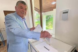 A murit Emanoil Savin, primarul ales al Bușteniului. A făcut infarct pe terenul de fotbal, în ziua în care aniversa 40 de ani de la căsătorie