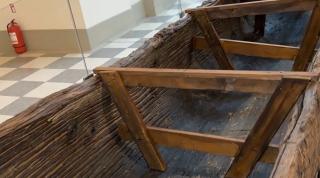 O barcă medievală, expusă în premieră la Iaşi. Ambarcaţiunea are aproximativ 500 de ani şi a fost realizată dintr-un singur trunchi de copac