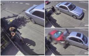 Momentul când un șofer de 73 de ani pierde controlul volanului și proiectează o femeie direct în gardul unei case din Vâlcea