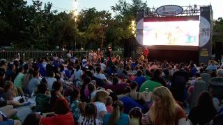 Maraton de filme celebre în aer liber, zilnic în Sectorul 6 al Capitalei. Programul săptămânal al locaţiilor