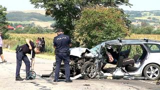 Accident de groază pe un drum naţional din Mureş. Trei persoane, în stare gravă la spital, după o depăşire periculoasă