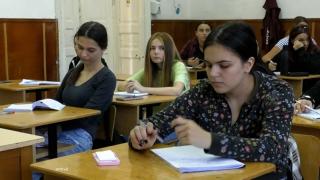 Bacul şi Evaluarea Naţională, modificate din cauza schimbărilor climatice. Temperaturile ridicate i-ar putea afecta pe elevi în sălile de examene