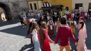 Spectacol fascinant pe străzile din Suceava. Festival medieval, în inima oraşului