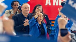 Kamala Harris ar avea 3 puncte avans față de Donald Trump, în cel mai recent sondaj CBS